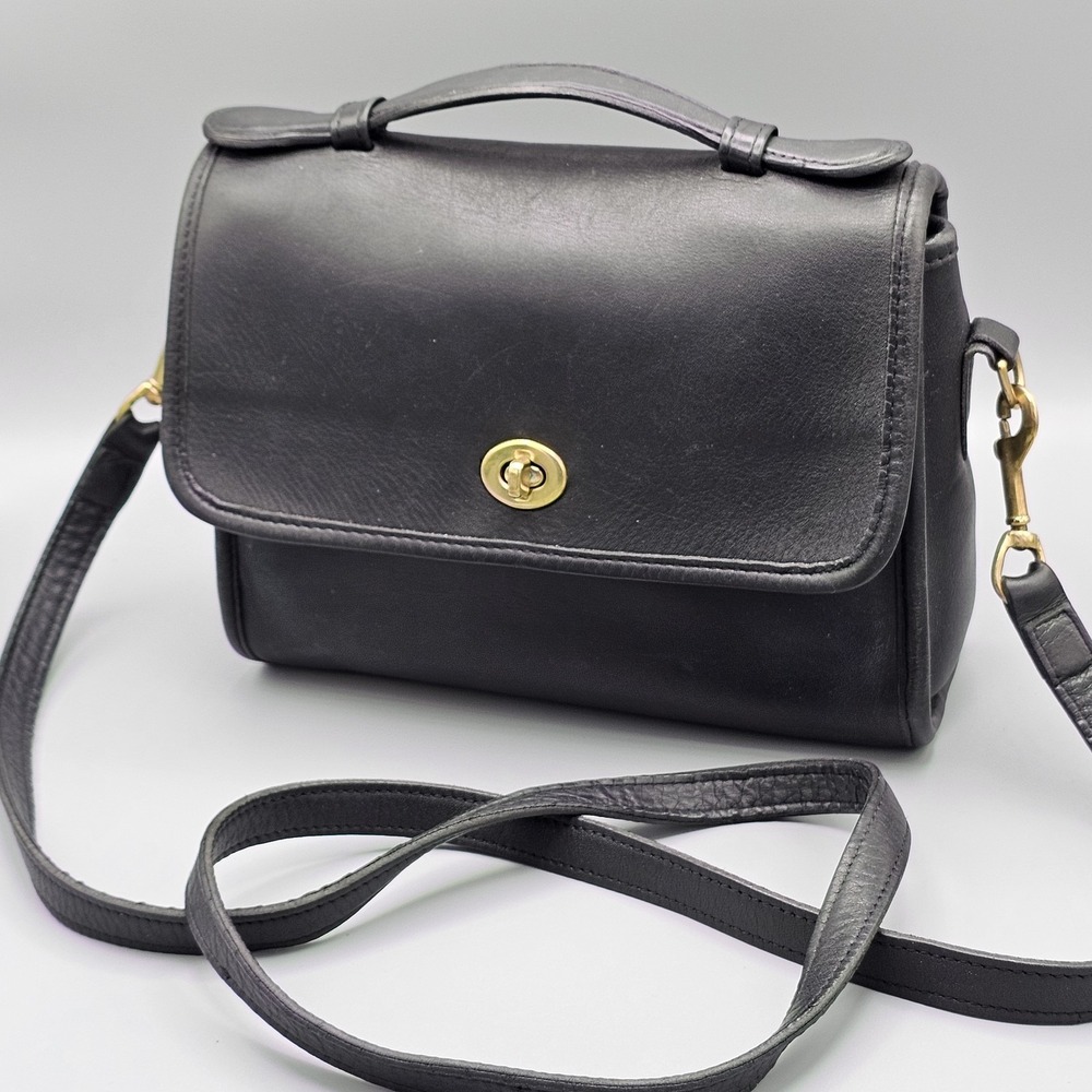 Vintage Coach Court Bag 9870 Black Leather Turnlock Crossbody USA 2002